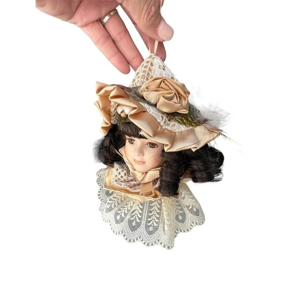 Vintage Dandee Victorian Porcelain Head Doll Cream Christmas Ornament Brown Hair - Picture 5 of 6